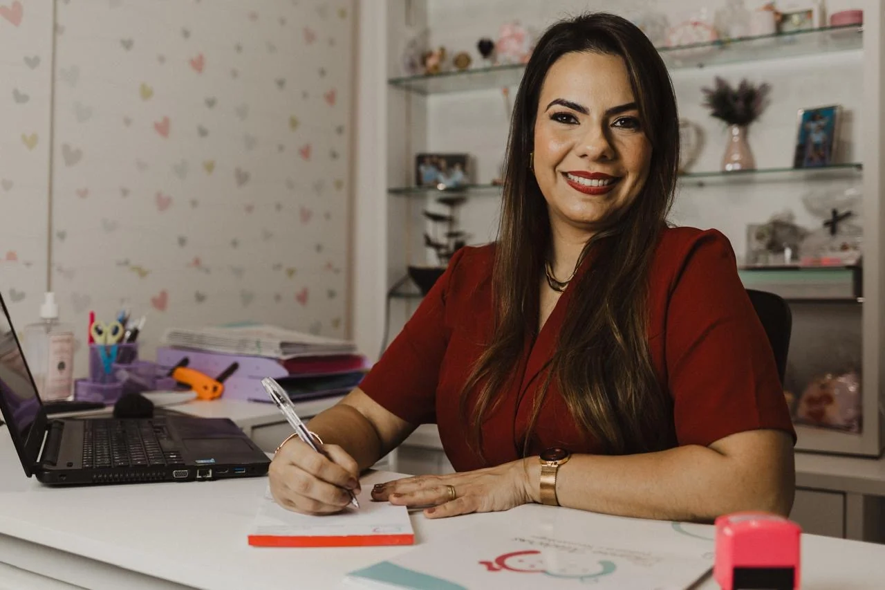 Dra. Thianne Medeiros, pediatra e neonatologista